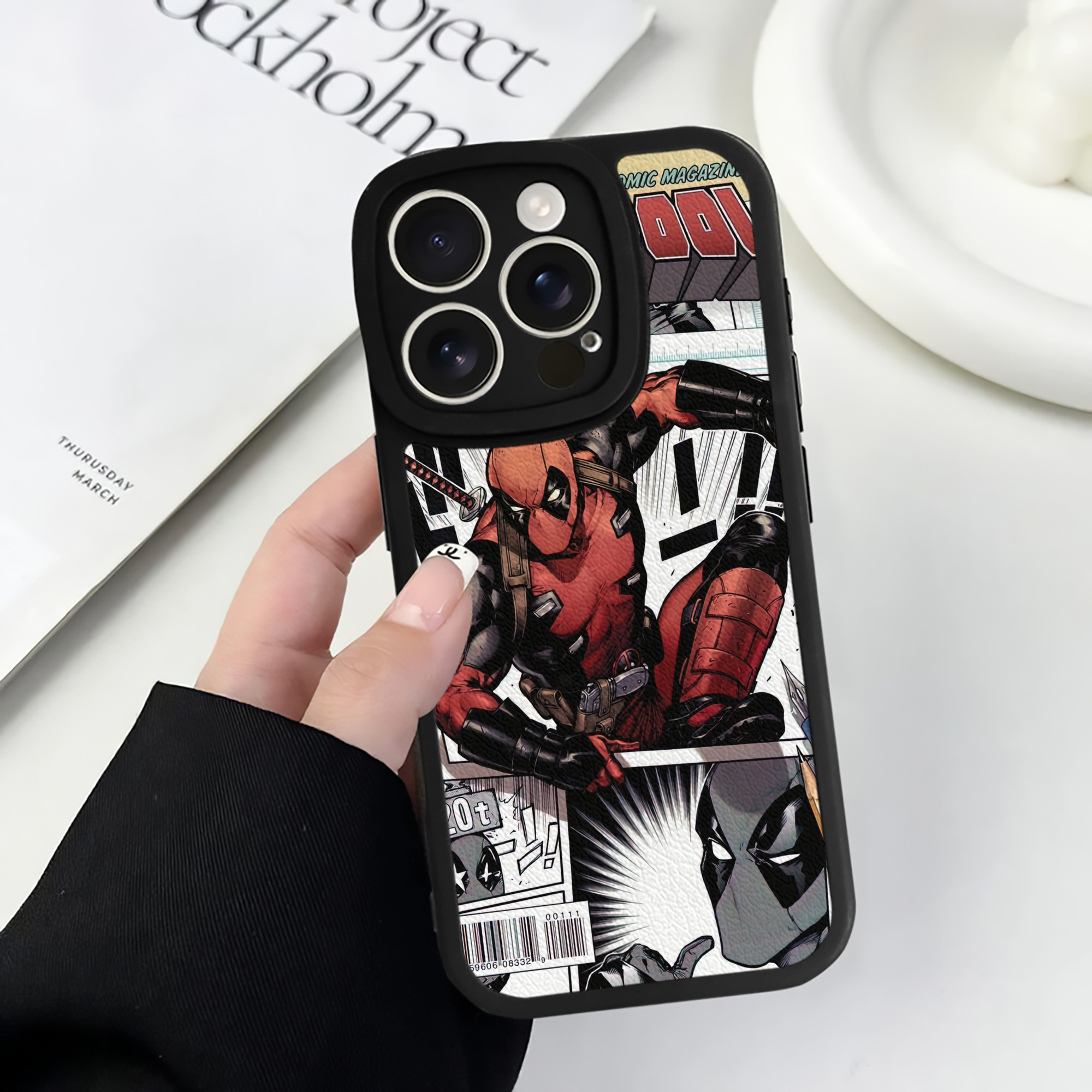 （画像用） Deadpool デッドプール 【iPhone 16シリーズ対応】シリコンスマホケース（レザー調） 材質：シリコン